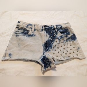 Forever 21 half studded acid wash deninshorts size 27